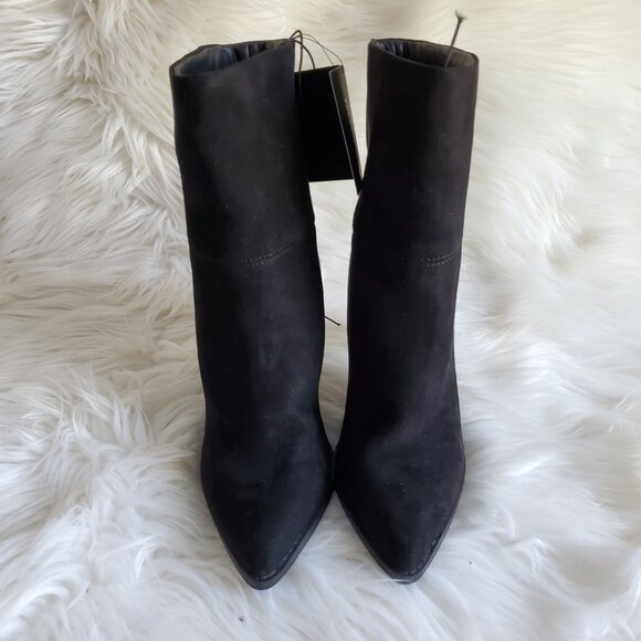 Forever 21 Black Suede Heeled Pull On Ankle Boots SZ 6 - Picture 4 of 12